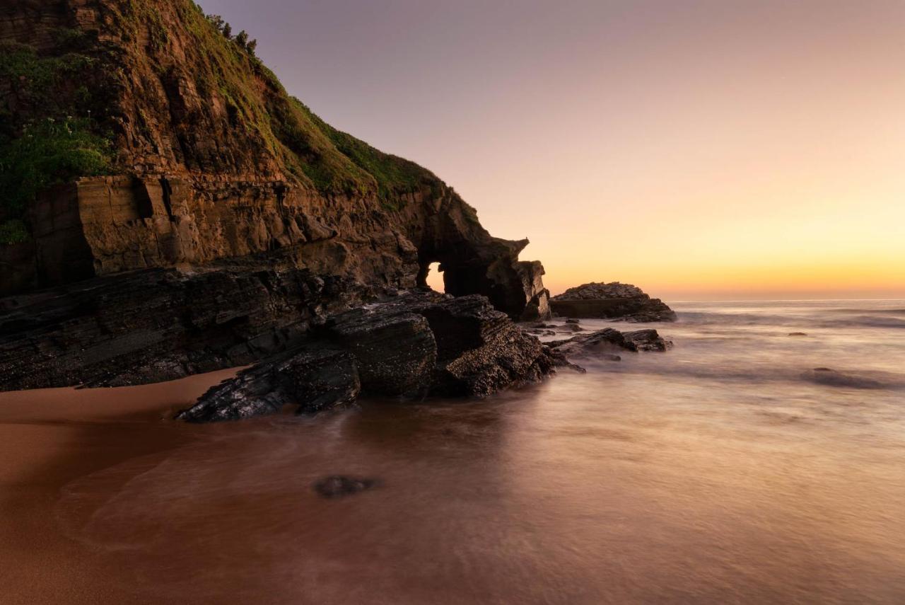 Loadshedding Free!! Tropical Beach Oasis, Wi-Fi, Views, Pool, Netflix Ballito Exteriér fotografie